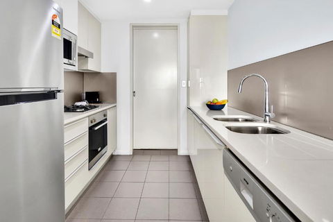 North Sydney Large Two Bedroom MIL2302 - Maitland Accommodation 3