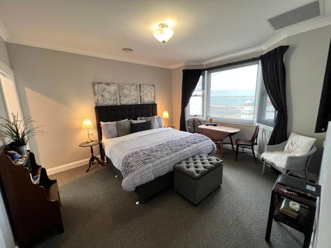 Number 10 -King Bed With Breakfast - Maitland Accommodation 0