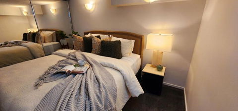 NYC Loft Brisbane, Free Parking! - Maitland Accommodation 0