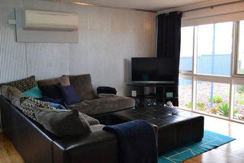 Ocean Breeze - Maitland Accommodation 1