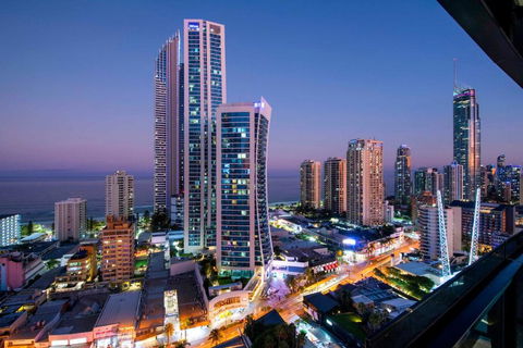 OCEAN VIEW APARTMENTS - Circle On Cavill - Self Contained & Privately Managed - Maitland Accommodation 2