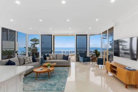 Ocean Vista Escape - A Lofty Beachfront Penthouse - Maitland Accommodation 0