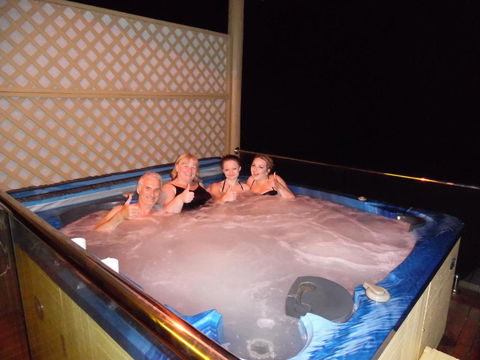 On The Deck @ Shark Bay - Maitland Accommodation 2