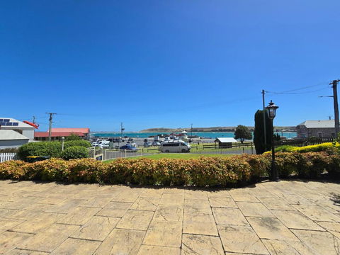 On The Terrace Stanley - Maitland Accommodation 2