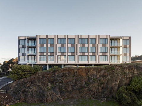 One North Terrace - Maitland Accommodation 0