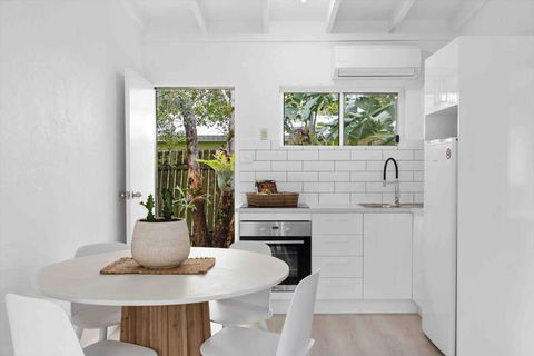 PA2 Stunning Sunshine Beach Apt Pets Welcome - Maitland Accommodation 2