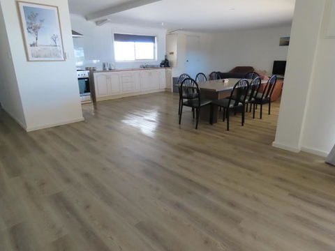 PACEYS PLACE - Maitland Accommodation 1