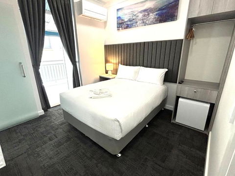 Palace Hotel Proserpine - Maitland Accommodation 3