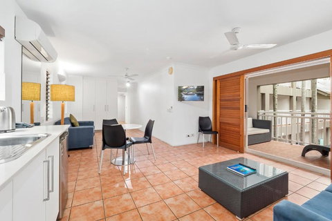 Paradise On The Beach Apartment - Privately Managed - Maitland Accommodation 1