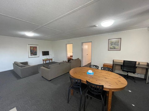 Parkside Inn Motel - Maitland Accommodation 3