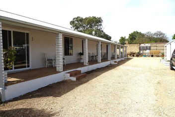 Passat Holiday Units - Unit 1 with Maitland Accommodation