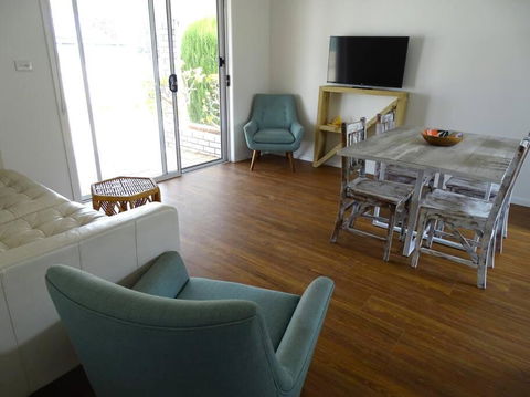 Passat Holiday Units - Unit 1 - Maitland Accommodation 3