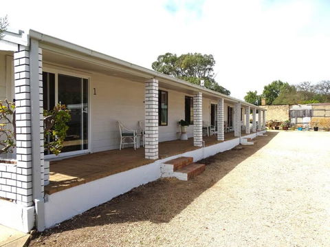 Passat Holiday Units - Unit 2 - Maitland Accommodation 3
