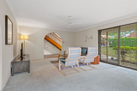 Peaceful 4BR At Sunnybank CBD With 2Parking Yard And Mall - Maitland Accommodation 2