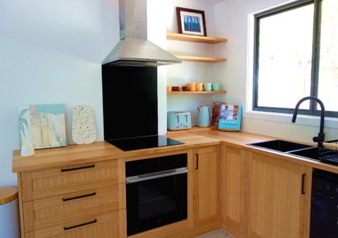 Peaceful Bush Retreat In Newly Renovated Lodge In St Andrews - Maitland Accommodation 3