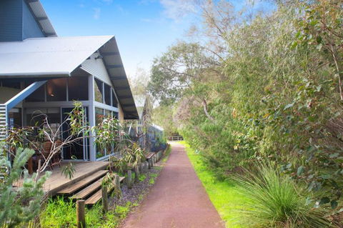 PEPPY TREE HOUSE - Maitland Accommodation 1