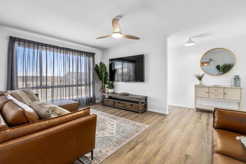 Percys Beach House Moonta Bay - Maitland Accommodation 2
