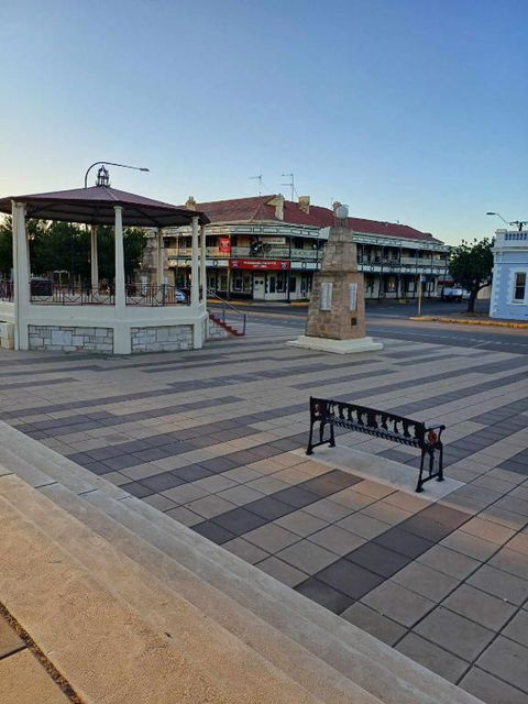 PETERBOROUGH HOTEL - Maitland Accommodation 1