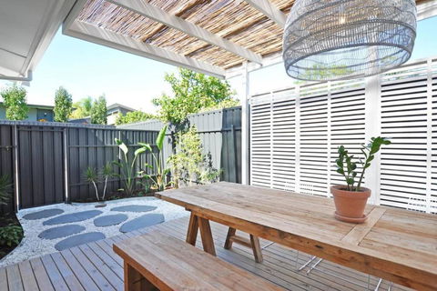 Pine At Arlos Glenelg South - Maitland Accommodation 0