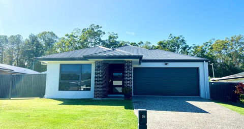Plantation Retreat 4 Bedroom Modern Home - Maitland Accommodation 1