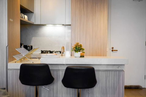 PM Residences - Modern Luxury 2BR Apt W Parking - Maitland Accommodation 2