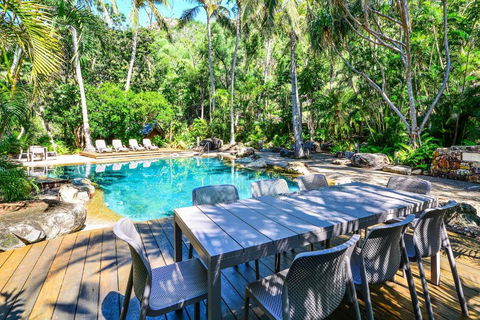POINCIANA 101 HAMILTON ISLAND CENTRALLY LOCATED 3 BEDROOM, Plus BUGGY!! - Maitland Accommodation 1