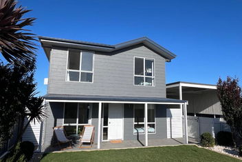 Port Victoria\'s \'Saltwater Breeze\' - Ocean Views with Maitland Accommodation