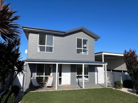 Port Victoria\'s \'Saltwater Breeze\' - Ocean Views - Maitland Accommodation 0