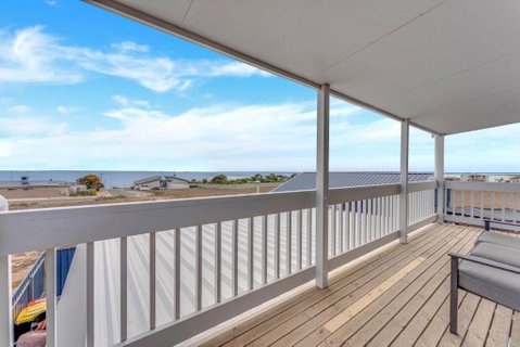 Port Victoria\'s \'Saltwater Breeze\' - Ocean Views - Maitland Accommodation 2