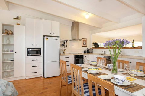 PORT WILLUNGA DREAMING A Beach Front Experience - Maitland Accommodation 3