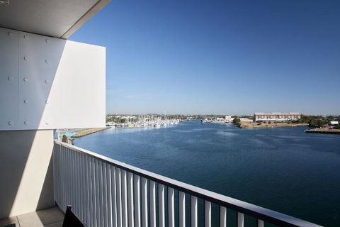 Portside On Honeysuckle - Maitland Accommodation 1