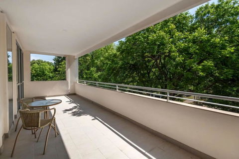 Quiet Apartment In Braddon ACT - Maitland Accommodation 0