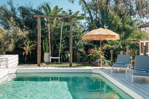 Prime Location With Pool - Walk To Coolum Beach - Maitland Accommodation 0