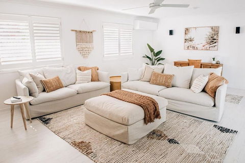 Prime Location With Pool - Walk To Coolum Beach - Maitland Accommodation 1