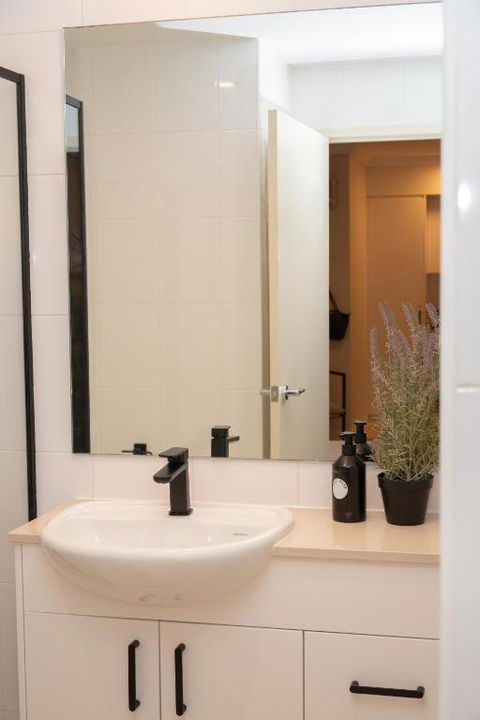PRIME SPOT: Modern Studio+Balcony Darling Harbour - Maitland Accommodation 3