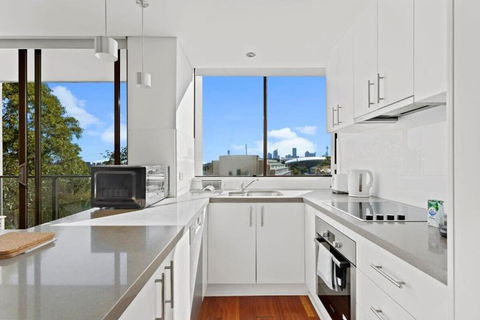 Prime Location 2-Bed Apartment With Parking - Maitland Accommodation 3