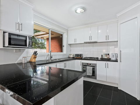 PRIVATE ROOM 4 And PRIVATE ROOM 5 Beside Monash University In Clayton - Maitland Accommodation 3