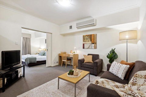 Prized Perth Retreat 1BDR - Maitland Accommodation 1