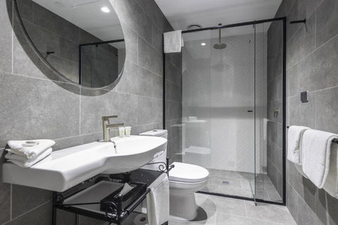 Q Squared Serviced Apartments - Maitland Accommodation 3