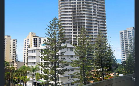 Q Tower At Surfers Paradise - From Level 3 - Private & Self Contained Apartments - Maitland Accommodation 1
