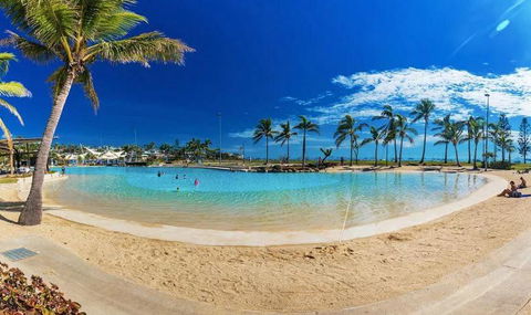 QCWA Cheerful Cottage - Airlie Beach - Maitland Accommodation 3