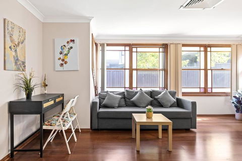 Quadruple Room W Ensuite In Gordon Near Train & Bus - Maitland Accommodation 2