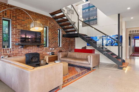 Quaint 4-Bed With Backyard 5-Min To The Beach - Maitland Accommodation 0