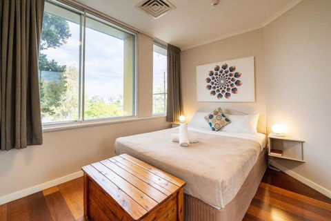 Quaint Auchenflower 1B1B Apt W Parking Close To UQ - Maitland Accommodation 0
