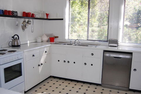 Quaint Cottage Nestled Amongst The Trees - Maitland Accommodation 3