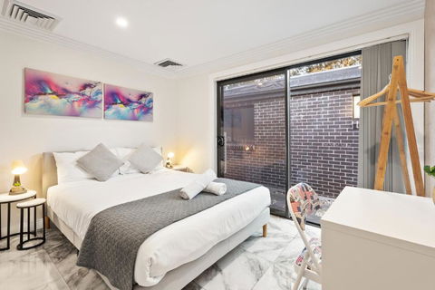 Quaint Double Room - Centrally Located At Glenfield - Shared Bathroom - Maitland Accommodation 1