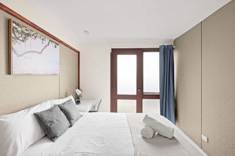 Quaint Double Room - Private Spot At Milperra - Shared Bathroom - Maitland Accommodation 2