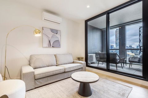 Quaint Stylish Hideout In Trendy South Melbourne - Maitland Accommodation 0