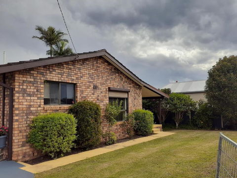 QUIET PROPERTY BY THE RIVER - Maitland Accommodation 0