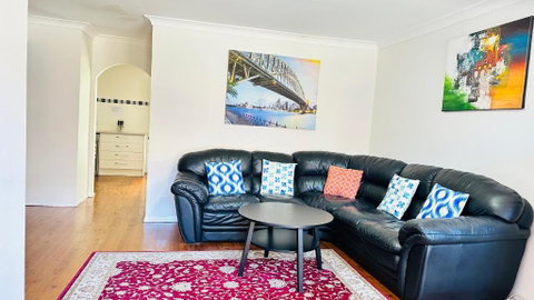 Quiet Family Townhouse In Wollongong CBD - Maitland Accommodation 0